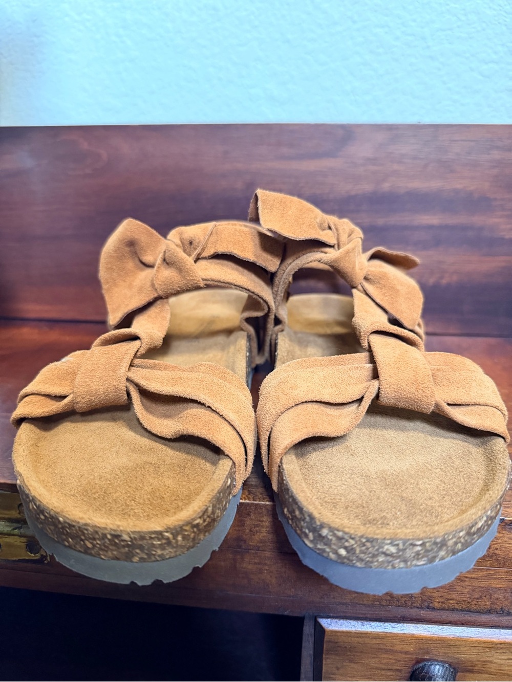 Sundance Women’s Suede Knot Slide Sandals NWOB. Fits like a 37.
